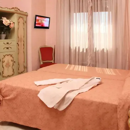 Romulus Hotel 3*
