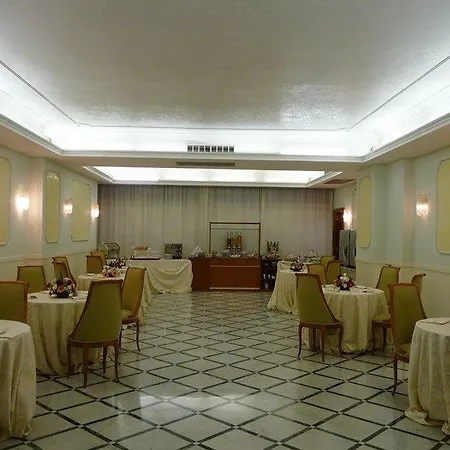 Romulus Hotel