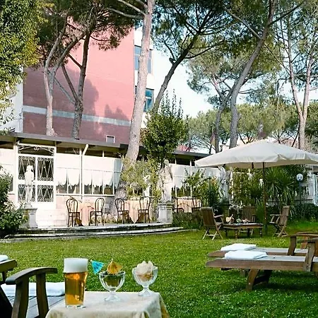 Romulus Hotel 3*