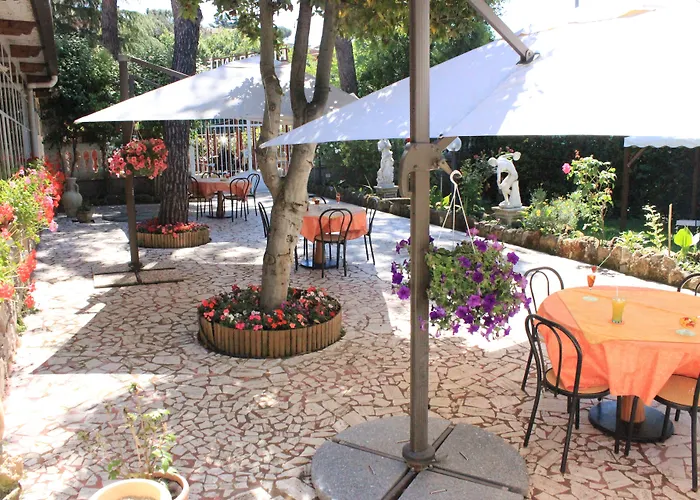 Romulus Ξενοδοχείο